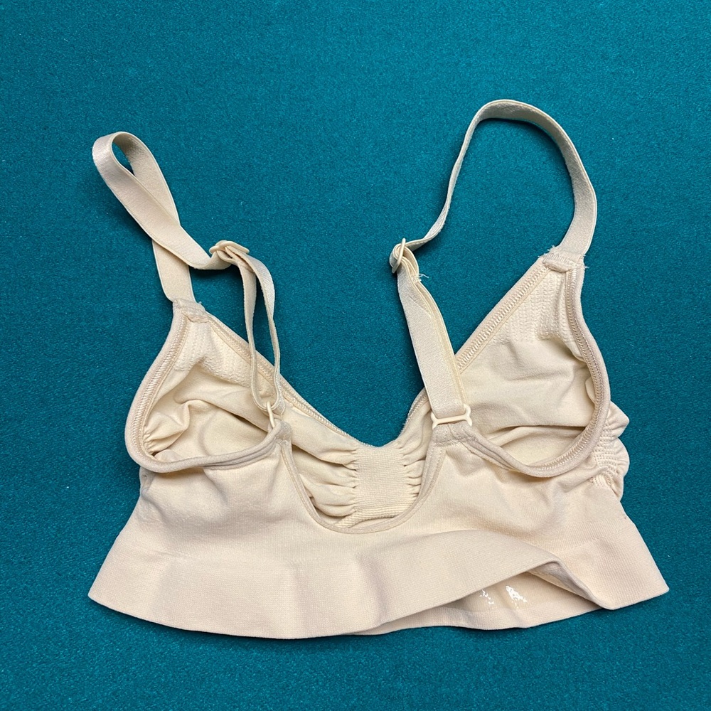 Skims Sculpting Bralette - Picture 3 of 5